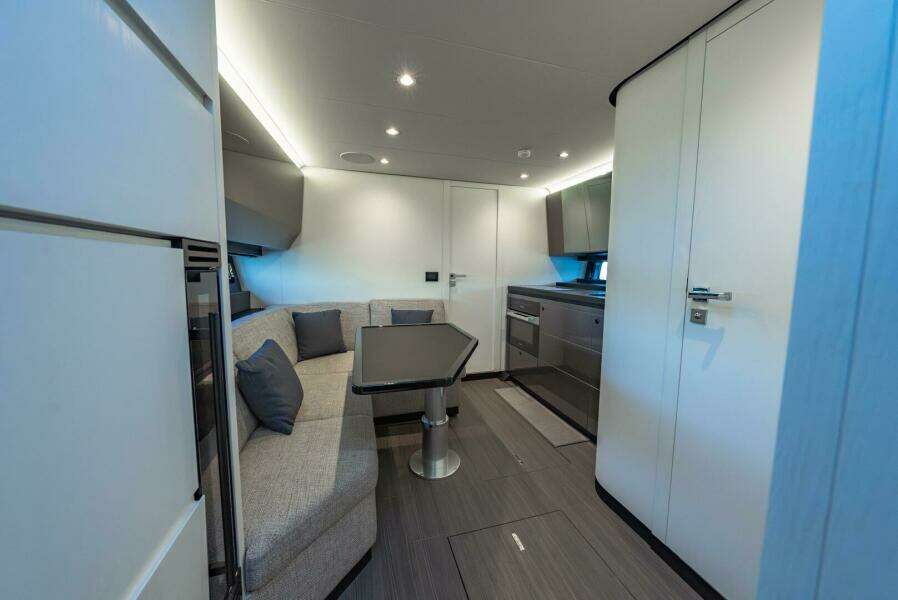 DESIDERATA 47ft Azimut Yacht For Sale