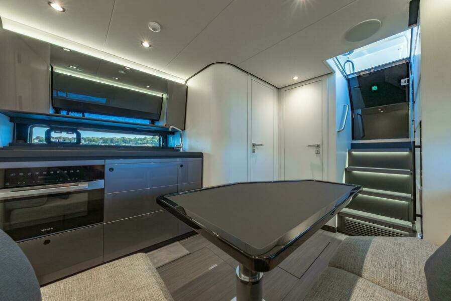 DESIDERATA 47ft Azimut Yacht For Sale