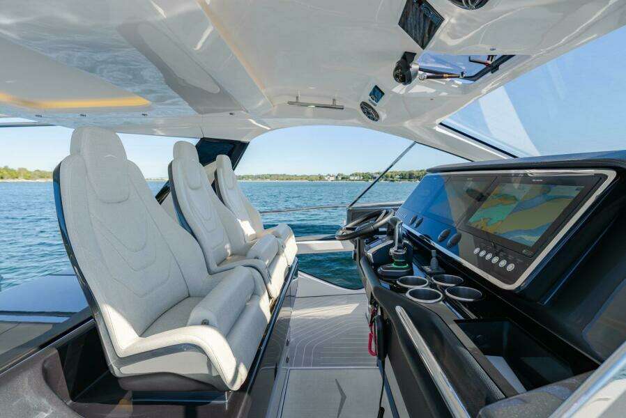 DESIDERATA 47ft Azimut Yacht For Sale