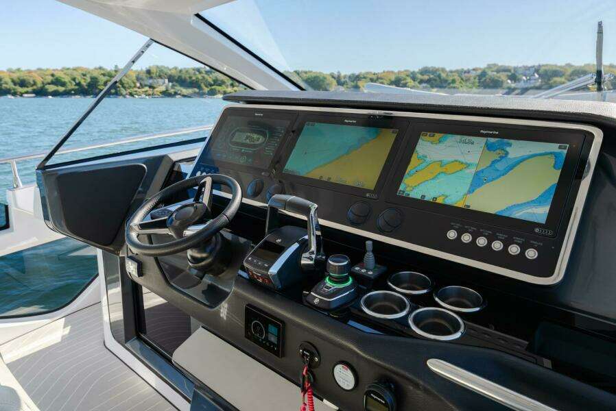 DESIDERATA 47ft Azimut Yacht For Sale