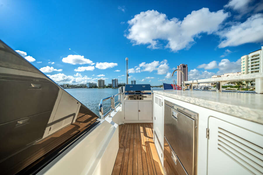 106ft Ocean Alexander Yacht For Sale