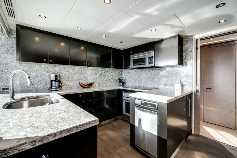 106ft Ocean Alexander Yacht For Sale