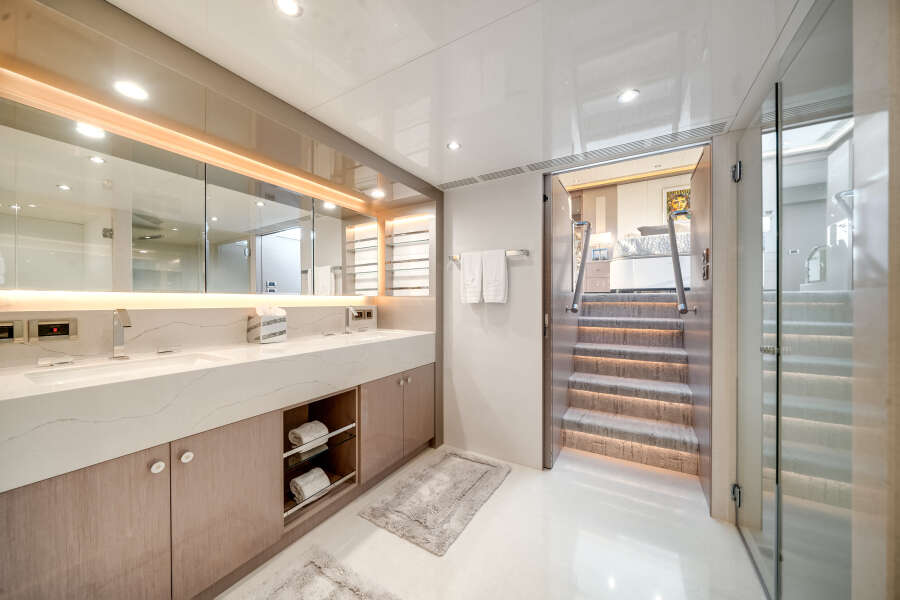 106ft Ocean Alexander Yacht For Sale