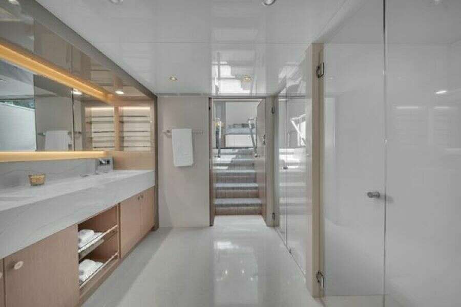 106ft Ocean Alexander Yacht For Sale