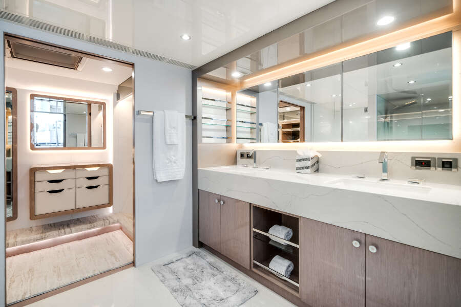 106ft Ocean Alexander Yacht For Sale