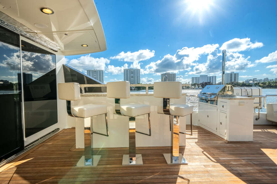 106ft Ocean Alexander Yacht For Sale