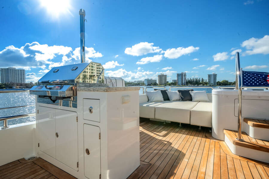 106ft Ocean Alexander Yacht For Sale