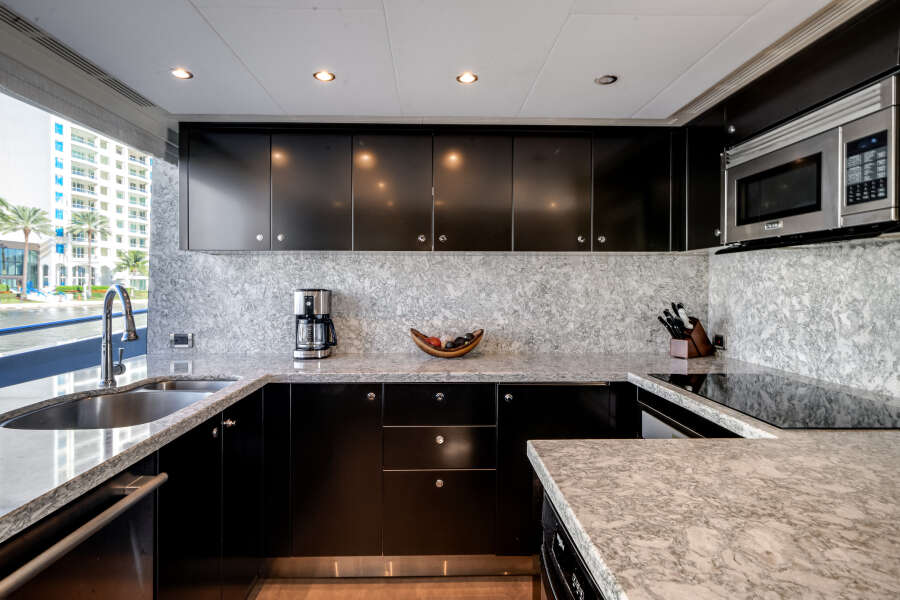 106ft Ocean Alexander Yacht For Sale