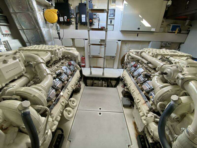 62ft Pershing Yacht For Sale