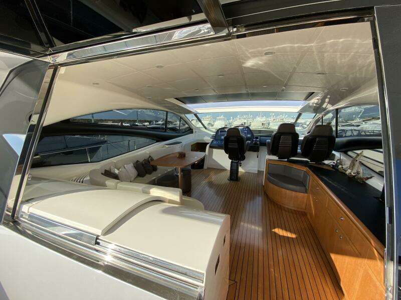 62ft Pershing Yacht For Sale