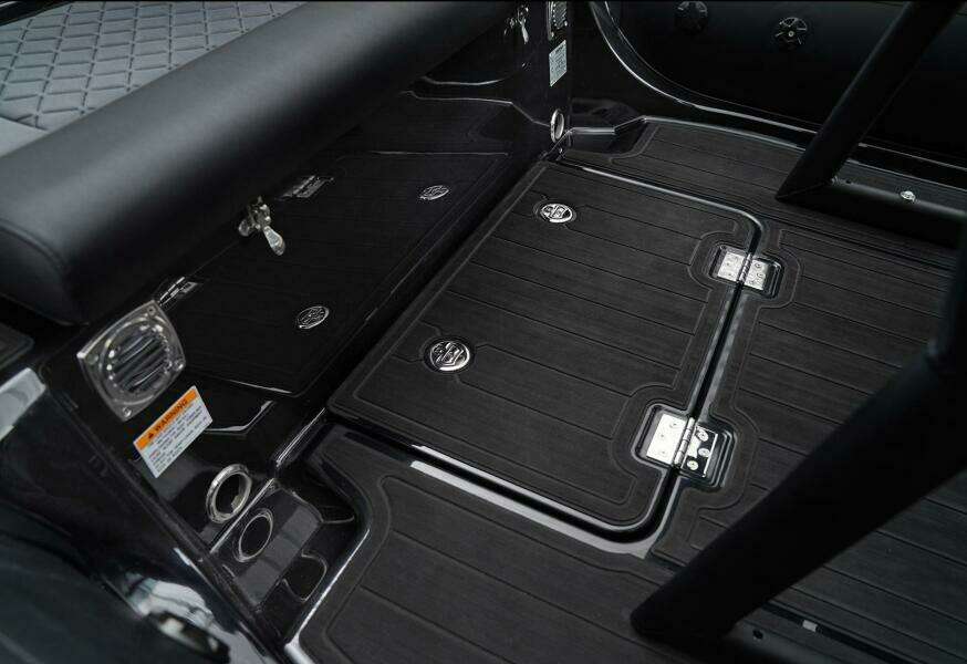 Storage Acess (Stock Photo)