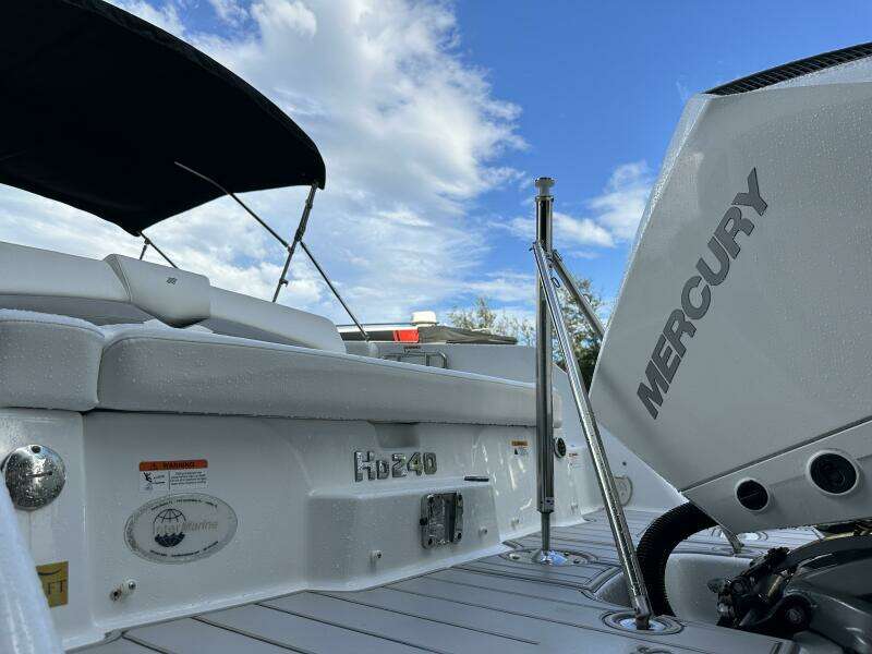 24ft Four Winns Yacht For Sale