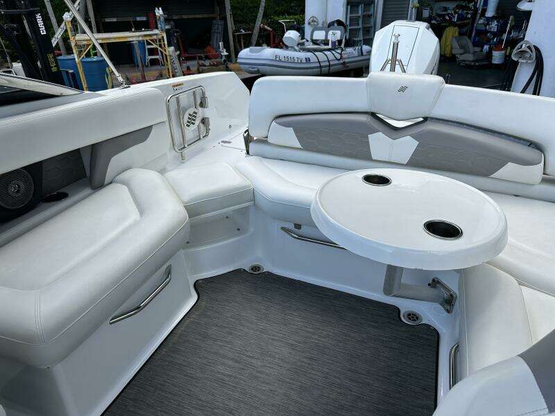 24ft Four Winns Yacht For Sale