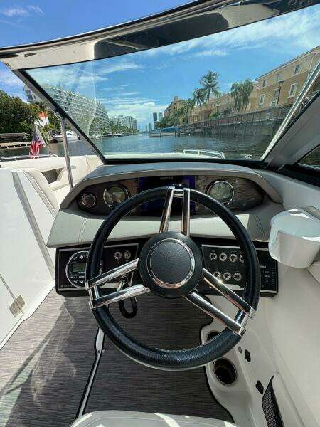 24ft Four Winns Yacht For Sale