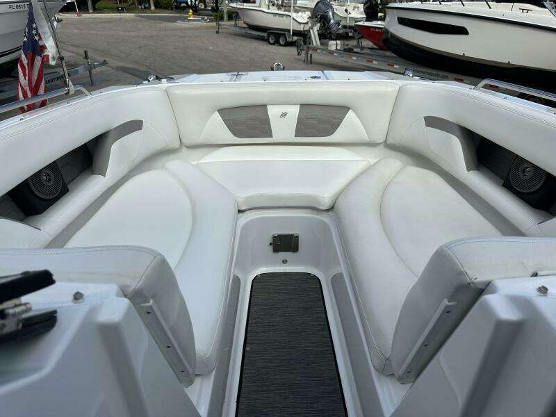 24ft Four Winns Yacht For Sale