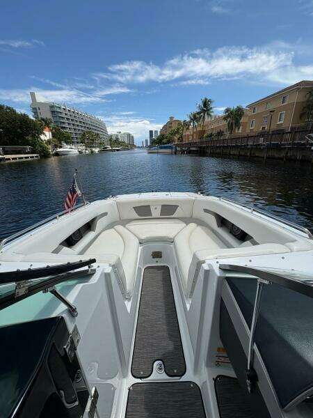 24ft Four Winns Yacht For Sale