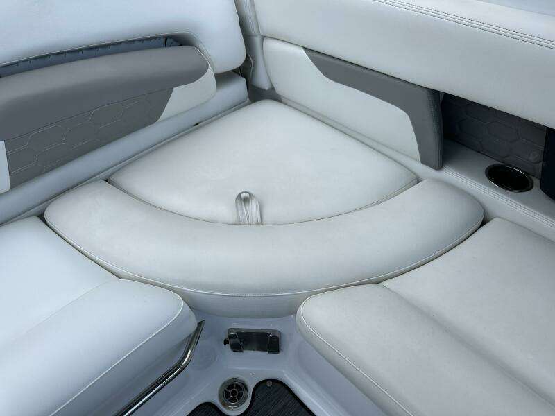 24ft Four Winns Yacht For Sale