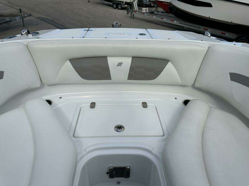 24ft Four Winns Yacht For Sale