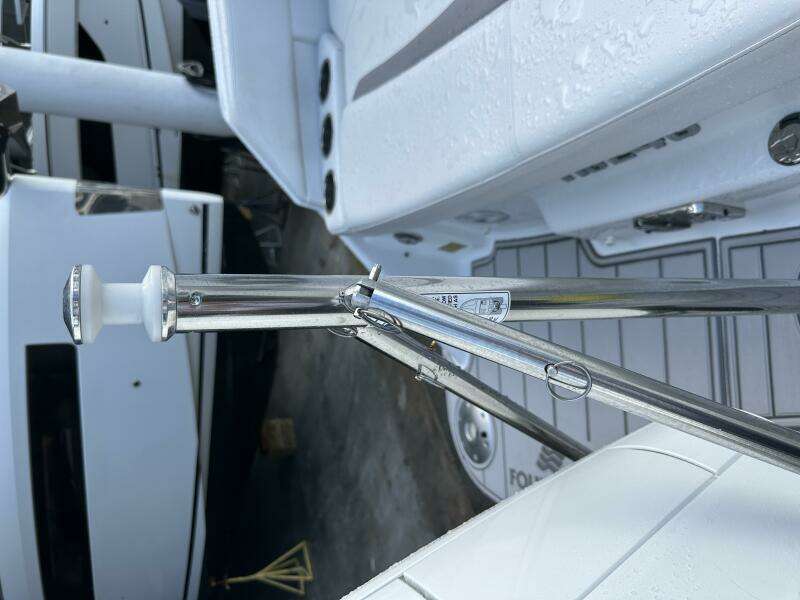 24ft Four Winns Yacht For Sale