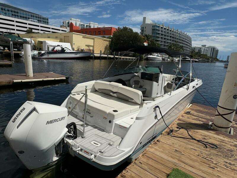24ft Four Winns Yacht For Sale