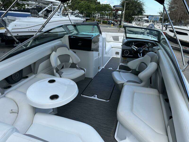 24ft Four Winns Yacht For Sale