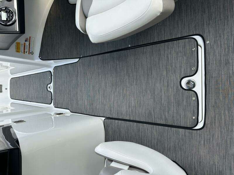 24ft Four Winns Yacht For Sale