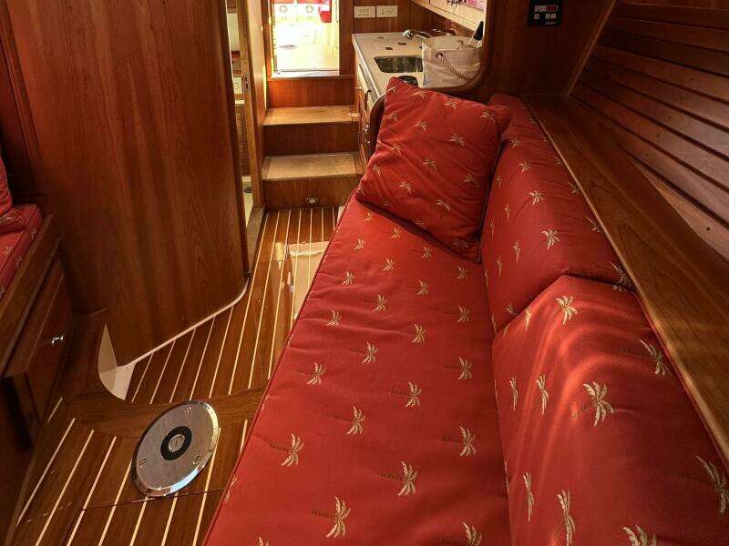Port Settee