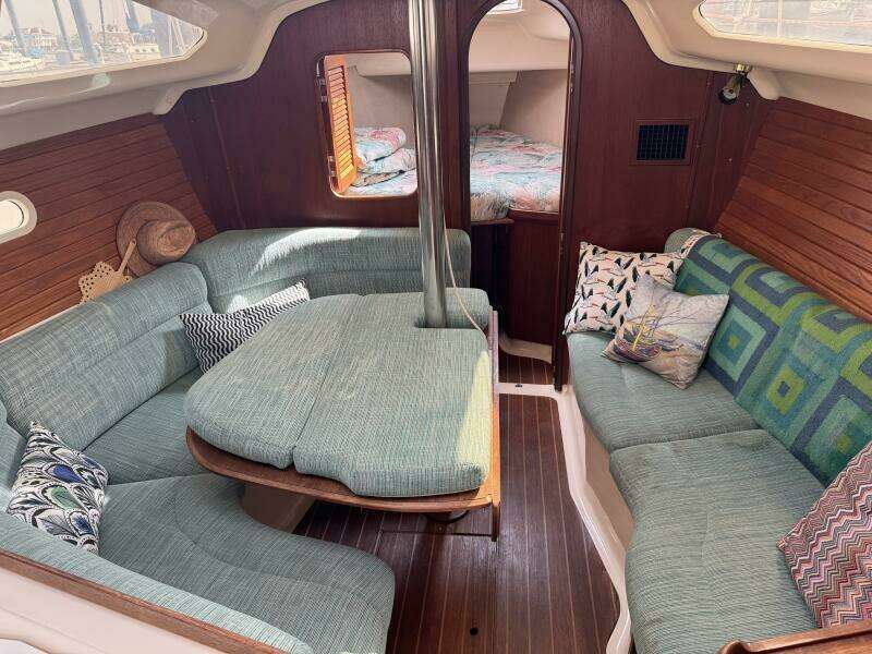 Gingerly 33ft Hunter Yacht For Sale