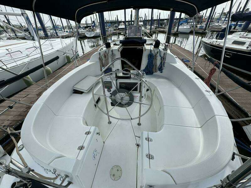 Gingerly 33ft Hunter Yacht For Sale