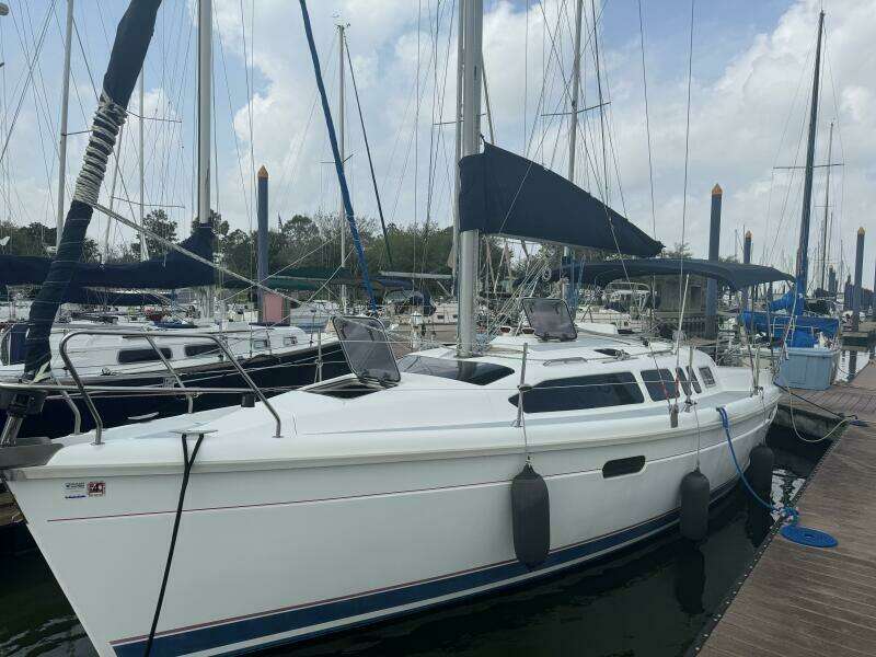 Gingerly 33ft Hunter Yacht For Sale