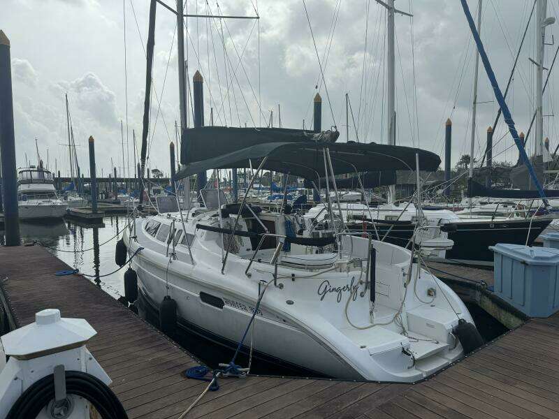 Gingerly 33ft Hunter Yacht For Sale