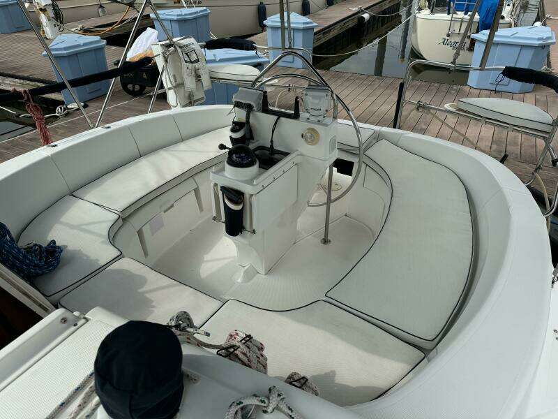 Gingerly 33ft Hunter Yacht For Sale