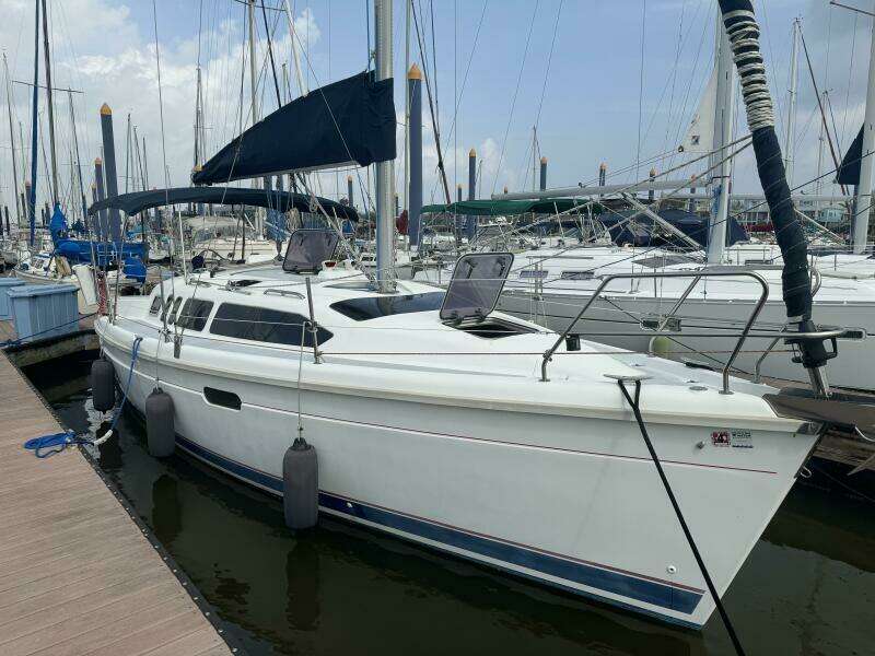 Gingerly 33ft Hunter Yacht For Sale