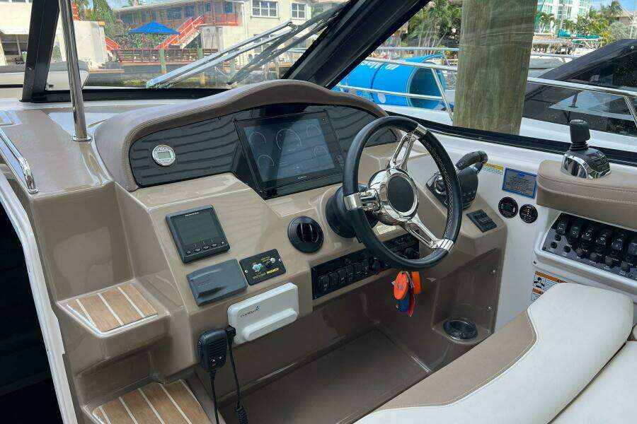 35ft Regal Yacht For Sale