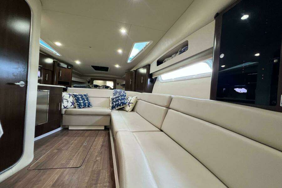 35ft Regal Yacht For Sale