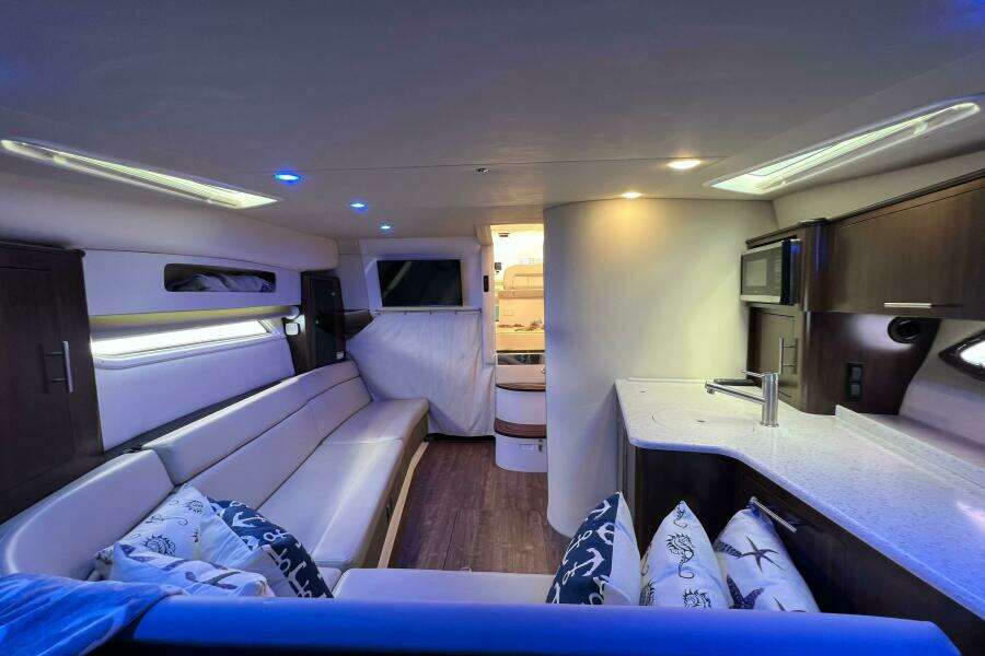 35ft Regal Yacht For Sale