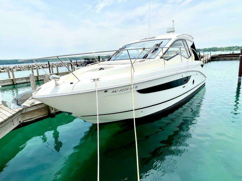 35ft Sea Ray Yacht For Sale