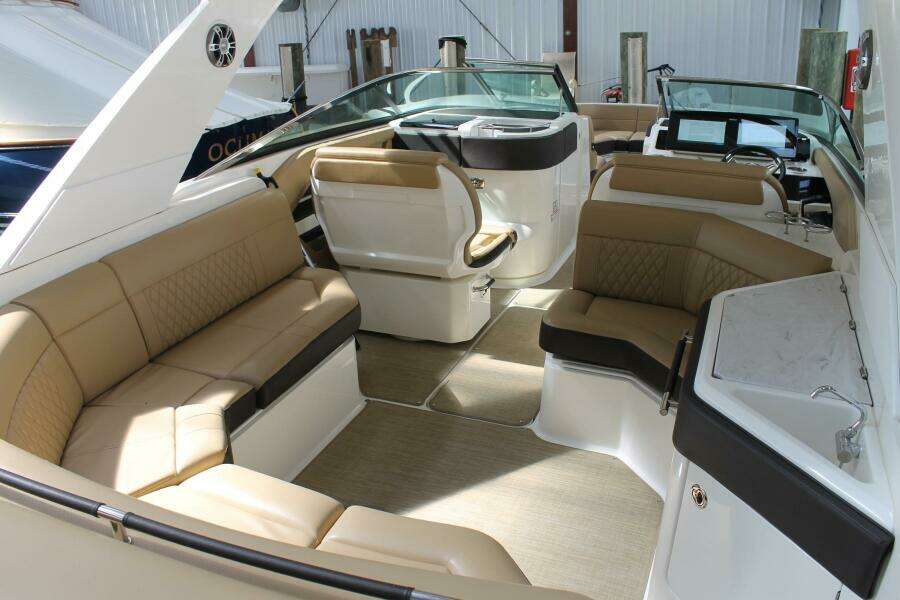 31ft Sea Ray Yacht For Sale