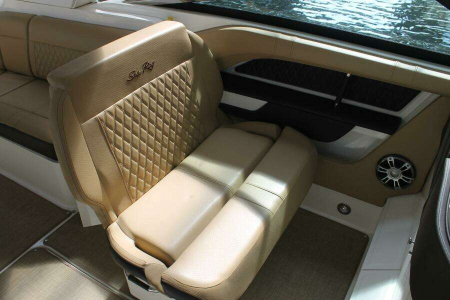 31ft Sea Ray Yacht For Sale