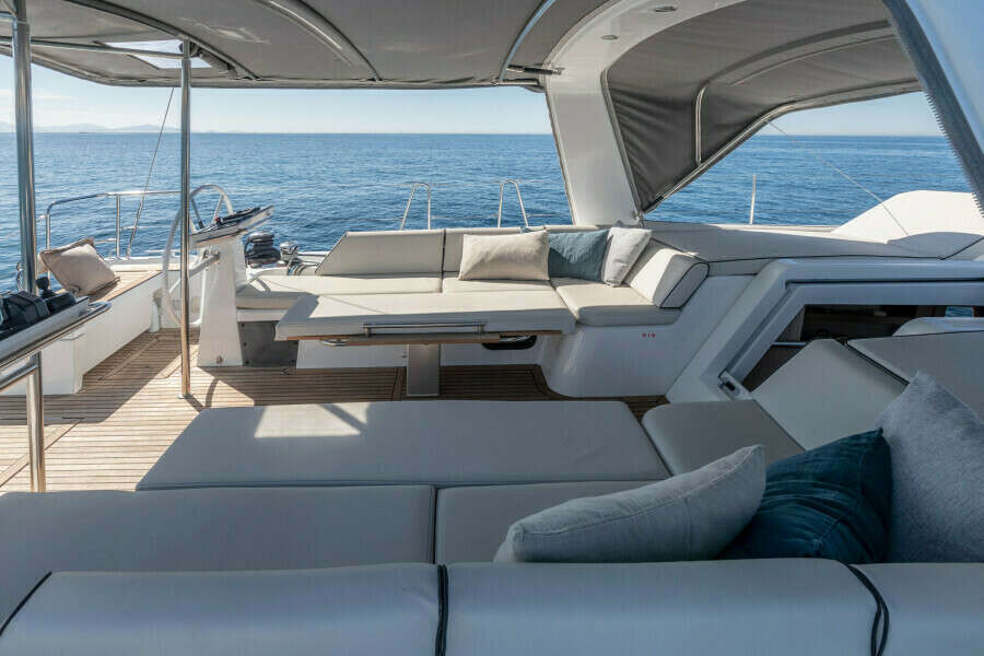Oceanis Yacht 54