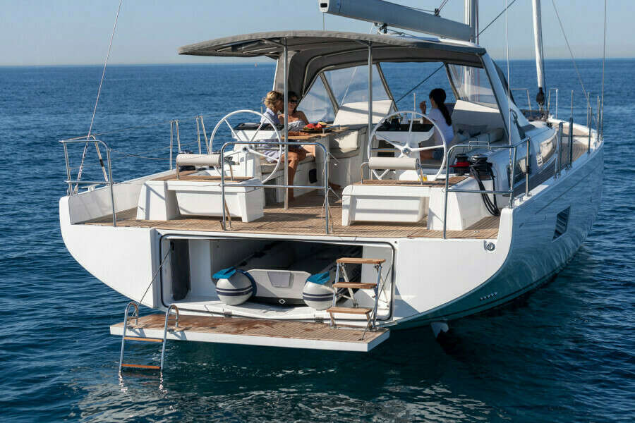 Oceanis Yacht 54