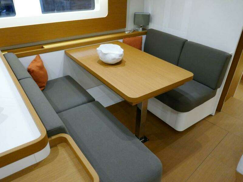 Oceanis Yacht 54