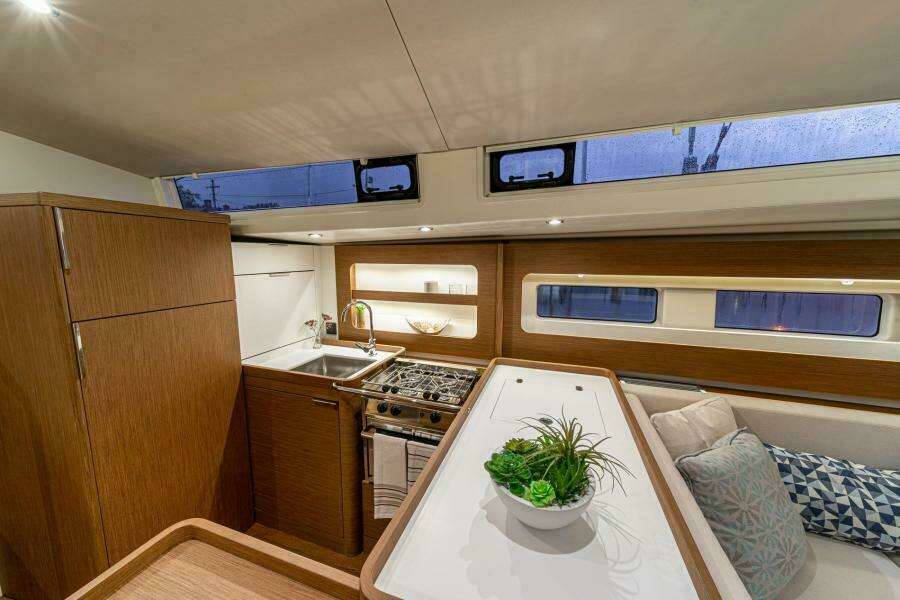 Oceanis Yacht 54