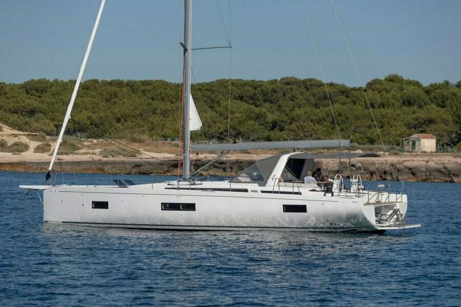 Oceanis Yacht 54