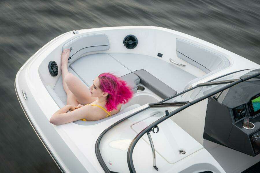 22ft Bayliner Yacht For Sale