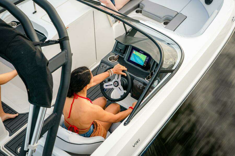 22ft Bayliner Yacht For Sale