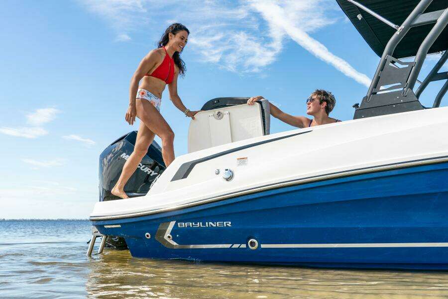 22ft Bayliner Yacht For Sale