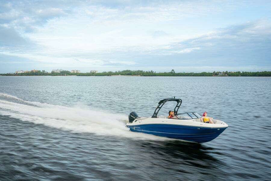 22ft Bayliner Yacht For Sale