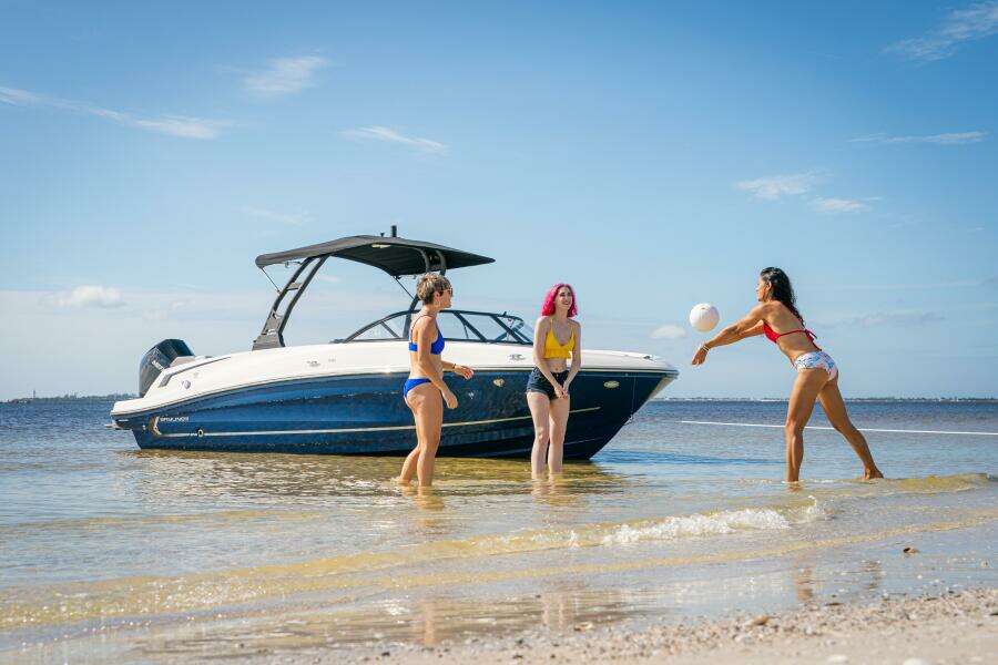 22ft Bayliner Yacht For Sale
