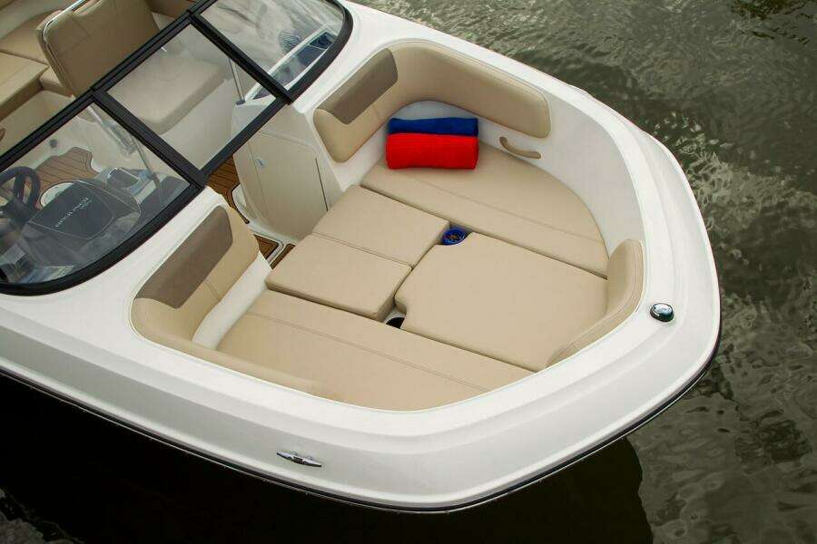 22ft Bayliner Yacht For Sale